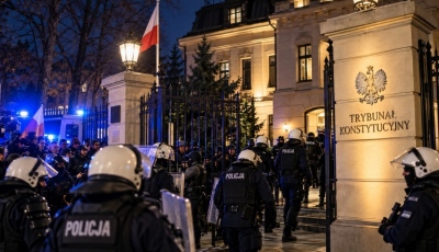 Earthquake in Poland as Tusk coup triggers police raid on Constitutional Court