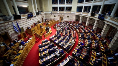 Πέφτει και το ΚΚΕ - Έχασε αξιοπιστία με την ψήφιση της ντροπιαστικής τροπολογίας Κεφαλογιάννη