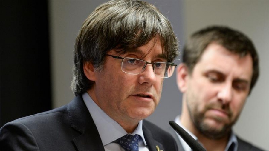 Βελγικό δικαστήριο αναστέλλει την έκδοση Puigdemont στην Ισπανία, λόγω βουλευτικής ασυλίας