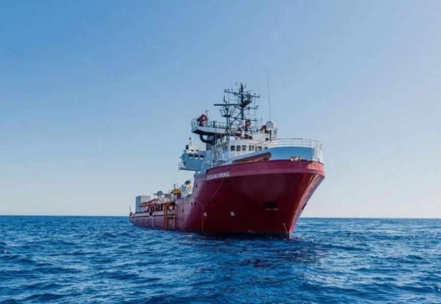 Ιταλία: Είκοσι τρεις μετανάστες και πρόσφυγες αποβιβάστηκαν στην Κατάνη από το πλοίο Ocean Viking