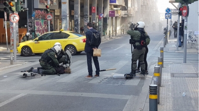 Επεισόδια μεταξύ αστυνομικών και αντιεξουσιαστών στα Εξάρχεια