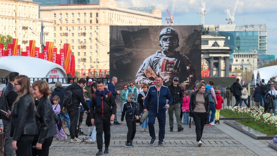 Ρωσία: Οι αυξανόμενοι μισθοί εν καιρώ πολέμου ενισχύουν την υποστήριξη της εργατικής τάξης στον Putin