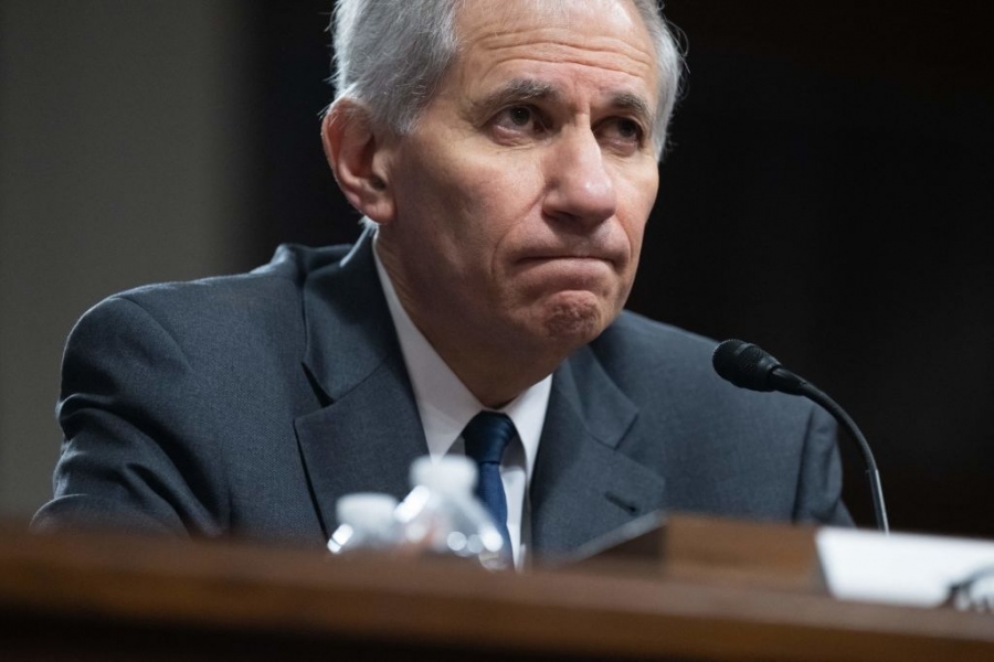 Στο αέρα η νομισματική πολιτική στις ΗΠΑ – Έρευνα – βόμβα για τον επικεφαλής της FDIC, εκφοβίζει και καταπιέζει τους υπαλλήλους