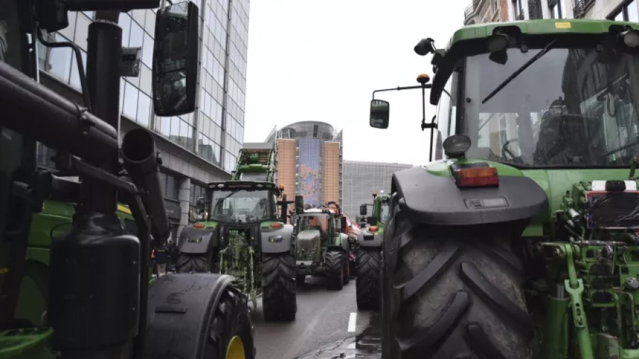 Ξανά στους δρόμους οι αγρότες - Νέα διαμαρτυρία στις Βρυξέλλες