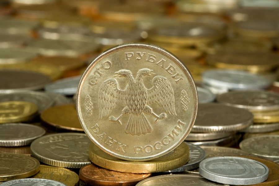 Οι επενδυτές εγκαταλείπουν τα ρωσικά assets - Sell off 2% στο ρούβλι, πτώση στις μετοχές