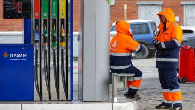 Εκτοξεύτηκε η τιμή της βενζίνης στη Ρωσία - Σύγχυση από τις αλλεπάλληλες επιθέσεις με drones σε ενεργειακές υποδομές στην Ουκρανία