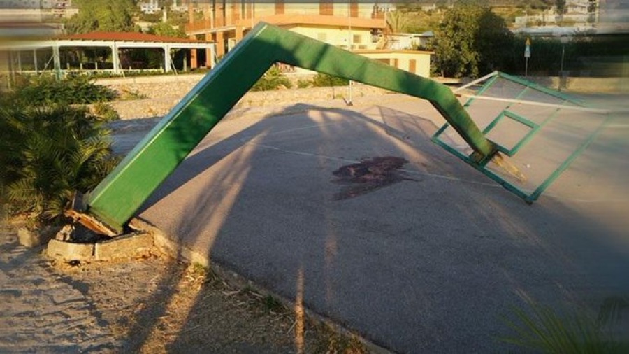 Νεκρός 19χρονος στη Χίο, τον καταπλάκωσε μπασκέτα - Ελεύθερος αφέθηκε ο δήμαρχος