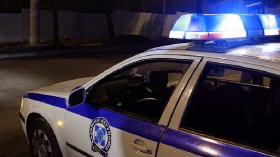 Ζωγράφου: Επεισόδια με μολότοφ, πυρκαγιά σε αυτοκίνητα – Δύο προσαγωγές