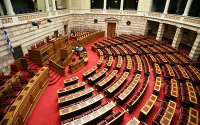 Τη βίαιη προσαγωγή του Παπαδημητρίου (πρώην ΚΕΕΛΠΝΟ) αποφάσισε η Βουλή