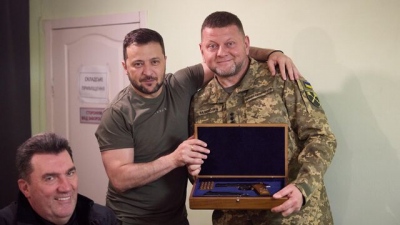 Όλα τελείωσαν - Τα τελευταία επεισόδια του δράματος της Ουκρανίας - Διαψεύδουν την αποπομπή του στρατηγού Zaluzhny