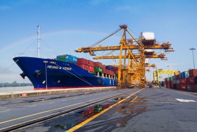 Σημαντική άνοδος των κινεζικών εξαγωγών τον Ιούνιο 2025, παρά τους δασμούς του Trump