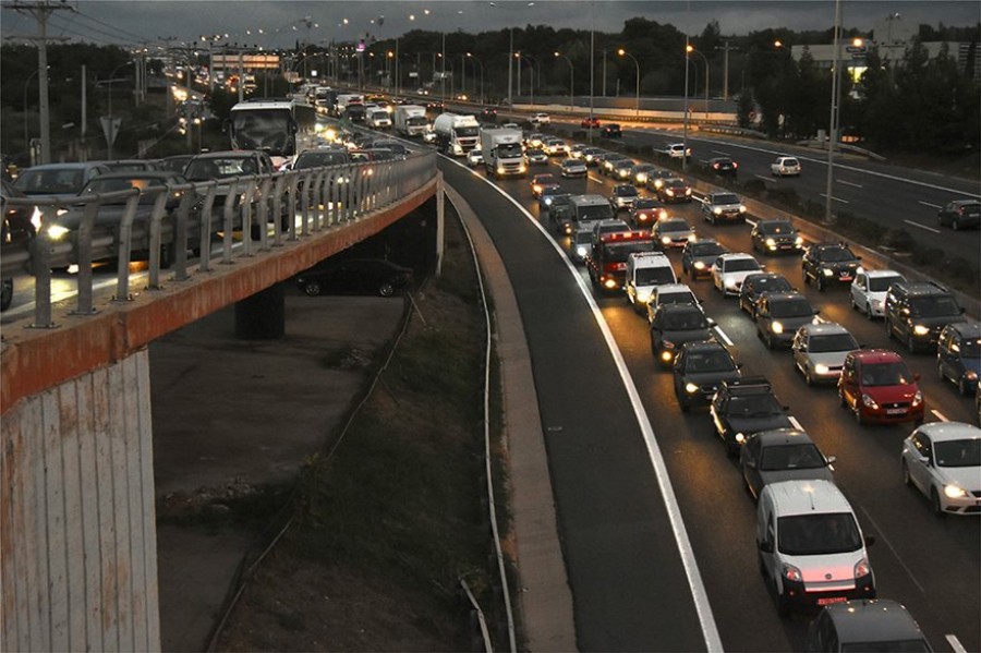 Ρεκόρ διετίας το μποτιλιάρισμα στην Αττική - Ξεπέρασε και τα Χριστούγεννα