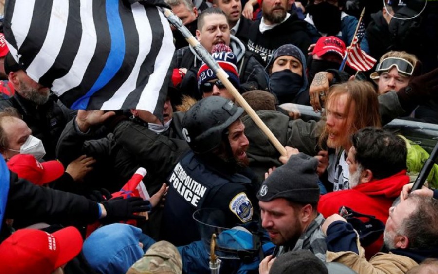 ΗΠΑ: Το FBI συλλέγει φωτογραφίες και βίντεο από τις  ταραχές στο Καπιτώλιο