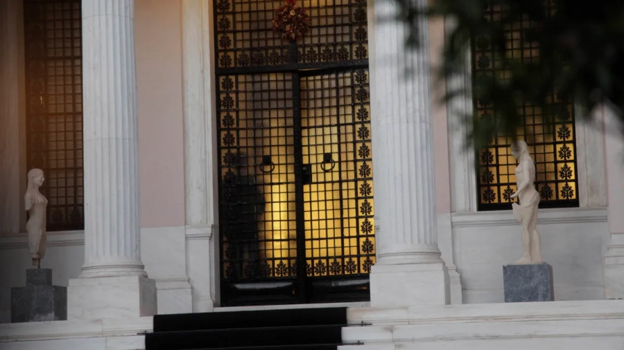 Το πάρτι των αναθέσεων (και) για Δημόσιες σχέσεις καλά κρατεί...