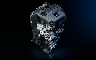 H Stellantis εξετάζει νέους υβριδικούς κινητήρες diesel