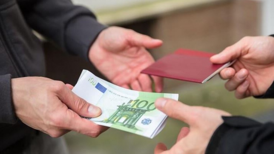 Η «κερκόπορτα» της Ευρώπης - Κύκλωμα νομιμοποιούσε μετανάστες μέσω εικονικών γάμων και πλαστών εγγράφων