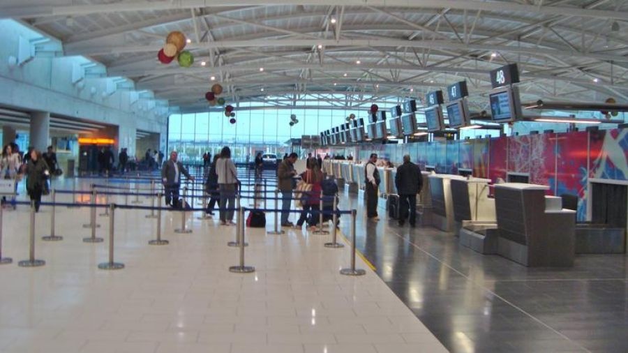 Διαψεύδει η Κύπρος κρούσμα κορωνοϊού στο αεροδρόμιο Λάρνακας