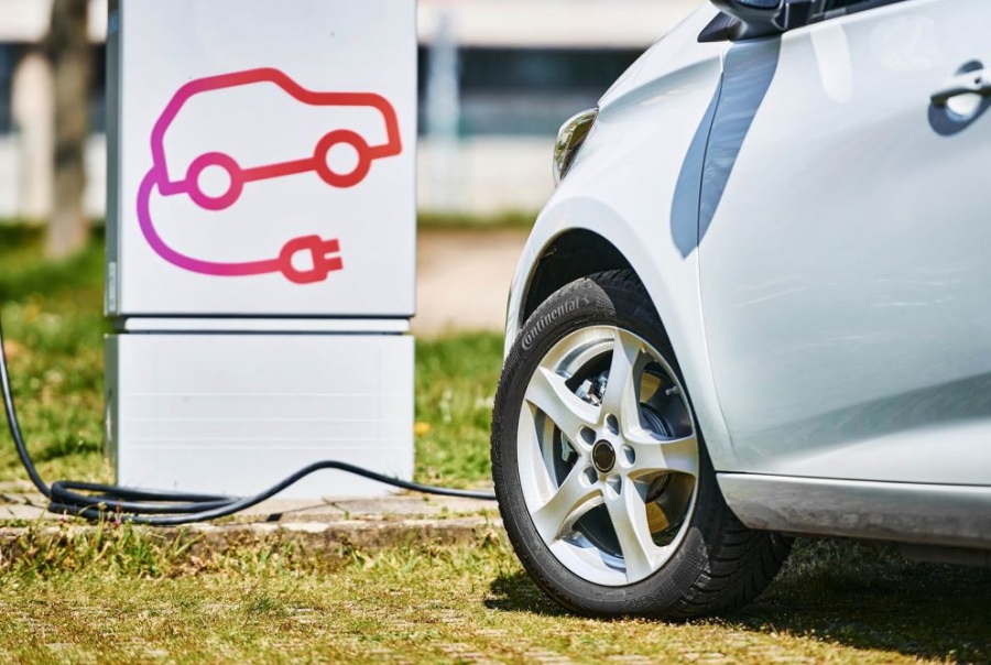J.D. Power: Τα ηλεκτρικά αυτοκίνητα ταλαιπωρούν τα λάστιχα