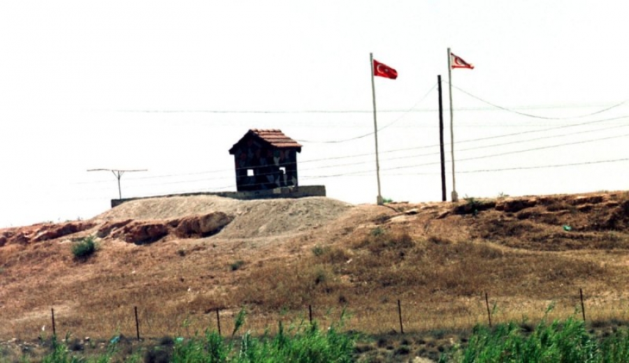 Συνελήφθη Ελληνοκύπριος στην Αμμόχωστο - Προσπάθησε να κρεμάσει την ελληνική σημαία σε μνημείο του Ατατούρκ