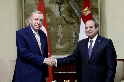 Στο Κάιρο ο Erdogan, μετά από 12 χρόνια έντασης με την Αίγυπτο – Τι συζήτησε με τον el-Sisi