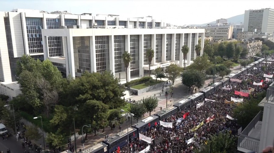 Εγκληματική οργάνωση η Χρυσή Αυγή: Ένοχοι για διεύθυνση Μιχαλολιάκος, Κασιδιάρης, Λαγός - Ένοχος ο Ρουπακιάς για τη δολοφονία Φύσσα από πρόθεση