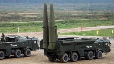 Ο ρωσικός πύραυλος Iskander μετατρέπει δύο συστήματα αεράμυνας Patriot σε άμορφη μάζα παλιοσίδερων