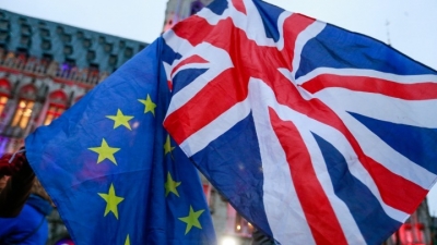 Βρετανία - ΕΕ: Η κυβέρνηση θα παραβιάσει το Πρωτόκολλο της Β. Ιρλανδίας, σύμφωνα με δημοσιογράφο