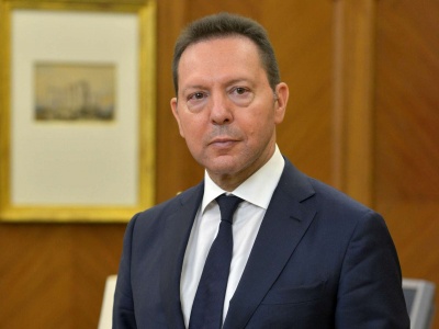 Στη Βουλή η δικογραφία για πόθεν έσχες Στουρνάρα την περίοδο που ήταν ΥΠΟΙΚ