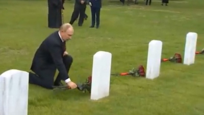 Αλάσκα: Λουλούδια Putin στον χώρο ταφής των Σοβιετικών πιλότων