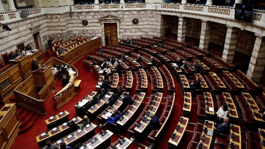 Βουλή: Αντιδράσεις της αντιπολίτευσης στο νέο ασφαλιστικό νομοσχέδιο