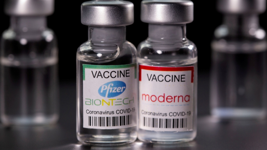 Πιέζουν τον Οργανισμό Τροφίμων και Φαρμάκων στις ΗΠΑ να εγκρίνει επίσημα τα εμβόλια για να επιβάλλουν υποχρεωτικότητα