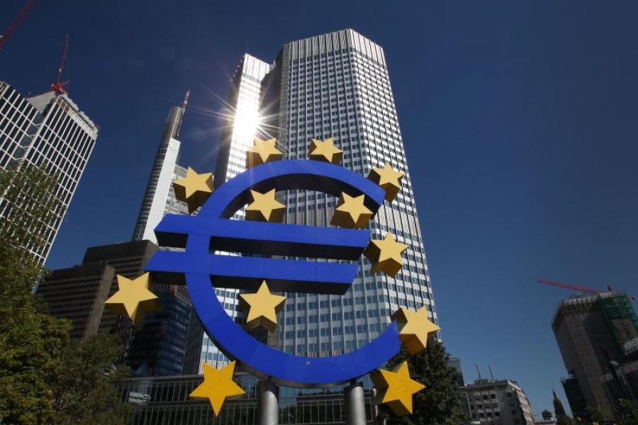 Νίπτει τας χείρας η ΕΚΤ για τις αυξήσεις στις προμήθειες των τραπεζών - Η απάντηση Enria