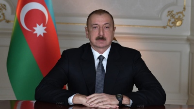 Κύπρος: Ο πρόεδρος του Αζερμπαϊτζάν Ilham Aliyev αναγνώρισε και «σήκωσε» την σημαία του ψευδοκράτους στο Μπακού