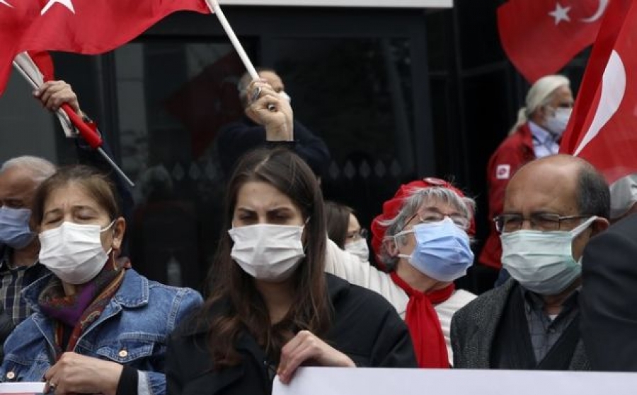 Τουρκία: Οι υγειονομικοί απεργούν, ζητούν αύξηση μισθών και βελτίωση των συνθηκών εργασίας