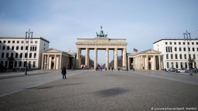 Κορωνοϊός: Προς γενική απαγόρευση κυκλοφορίας οδεύει η Γερμανία - Όλο και νεότεροι νοσηλεύονται στις ΜΕΘ