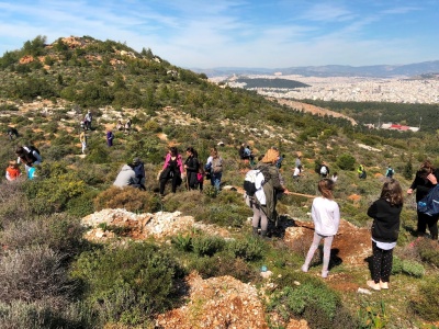 H LeasePlan Hellas διοργάνωσε δενδροφύτευση στον Υμηττό σε συνεργασία με τη Genesis Pharma