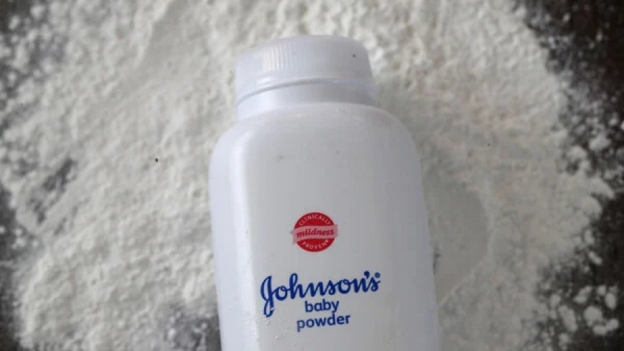 Βαρύς πελέκυς για Johnson & Johnson: Πρόστιμο - φωτιά 6,5 δισ. δολ. για ταλκ που προκαλεί καρκίνο