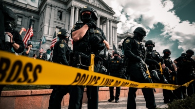 Dudakov (Πολιτικός επιστήμονας): Οι Δημοκρατικοί φέρουν ευθύνη για τη δολοφονία Kirk - Εκτός ελέγχου η βία στις ΗΠΑ