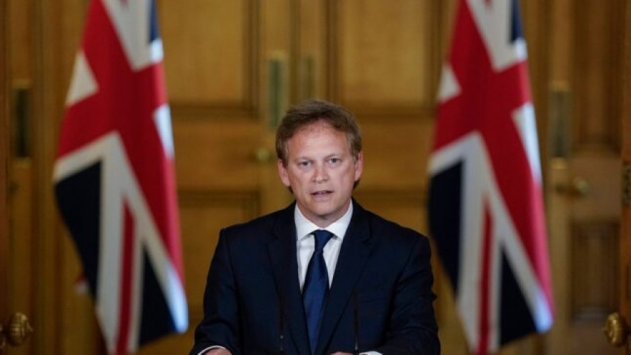 O Grant Shapps προτείνει νέους κανόνες δοκιμών στην κόκκινη λίστα