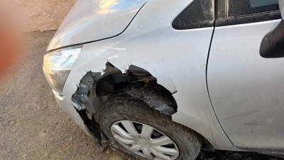 Σαν μαινόμενος ταύρος: Σκύλος στην Κρήτη δάγκωσε και «τσάκισε» τα φτερά του αυτοκινήτου!