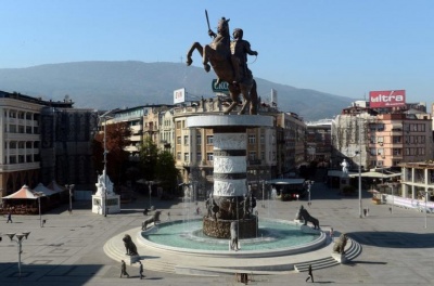 Η πΓΔΜ «ξηλώνει» τα αγάλματα που παραπέμπουν σε αλυτρωτισμό