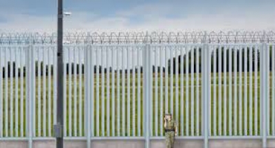 Πολωνία: Έτοιμος ο φράχτης 140 χλμ. στα σύνορα με την Λευκορωσία - Ηλεκτροφόρα καλώδια θα αποτρέπουν μετανάστες