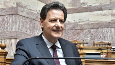 Σκυλακάκης: Είμαστε υποχρεωμένοι να χρηματοδοτήσουμε την ανάπτυξη – Να ανατραπεί το brain drain