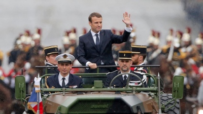 Macron με βλέψεις δικτατορίσκου: «Καταραμένη βλακεία» το όριο δύο θητειών για τον Γάλλο Πρόεδρο