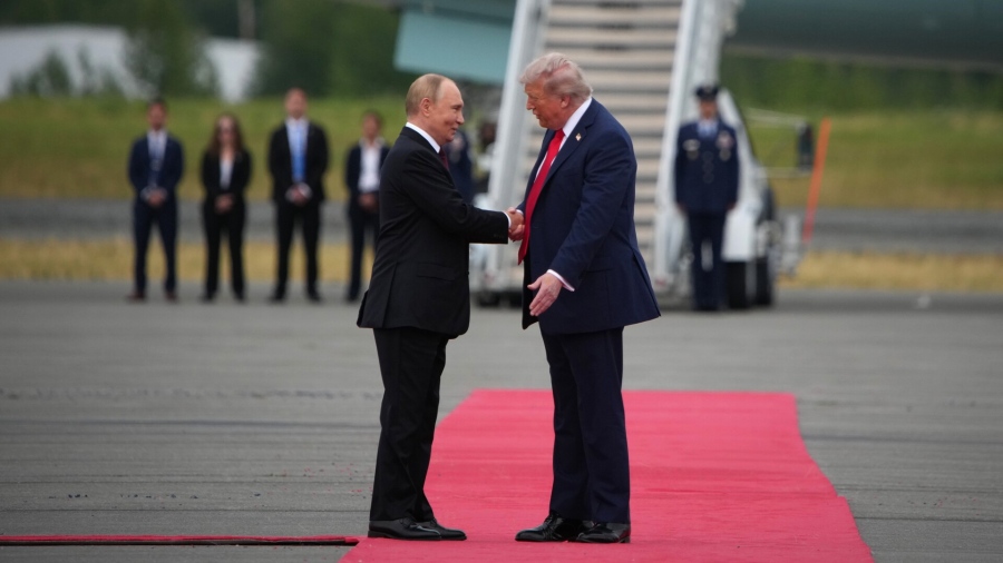 Η πιο συγκλονιστική στιγμή της συνάντησης Putin, Trump - Ευθύ διπλωματικό «κάρφωμα» που έκανε τον πλανήτη... Αλάσκα!