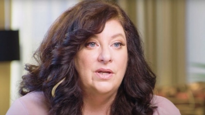 Αμερικανίδα που είχε κατηγορήσει τον Biden για σεξουαλική επίθεση ζήτησε να λάβει ρωσική υπηκοότητα