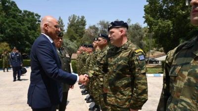 Δένδιας στο στρατόπεδο της ΕΛΔΥΚ: Η παρουσία σας συνιστά ισχυρό μήνυμα αποτροπής