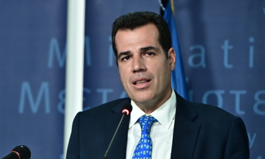 Τέλος στη δομή μεταναστών στις Θερμοπύλες: Η ανακοίνωση του Πλεύρη δίπλα στον Λεωνίδα