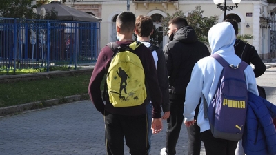 Αναστέλλονται οι σχολικές εκδρομές - Τι αναφέρεται στην ΚΥΑ για τα νέα μέτρα