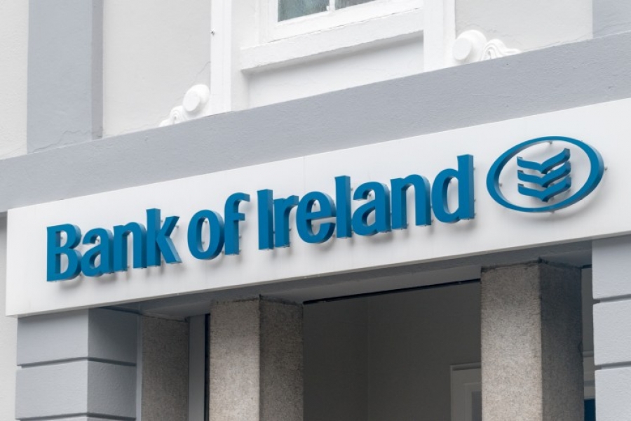 Η Ιρλανδία πουλάει το 13,9% της συμμετοχής της στην Bank of Ireland